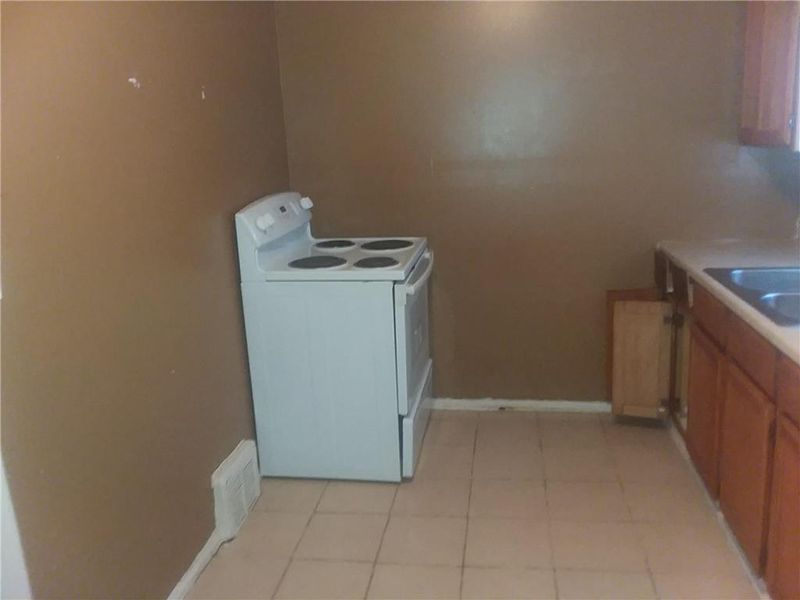 5760 Indiana Ave, Kansas City, MO 64130