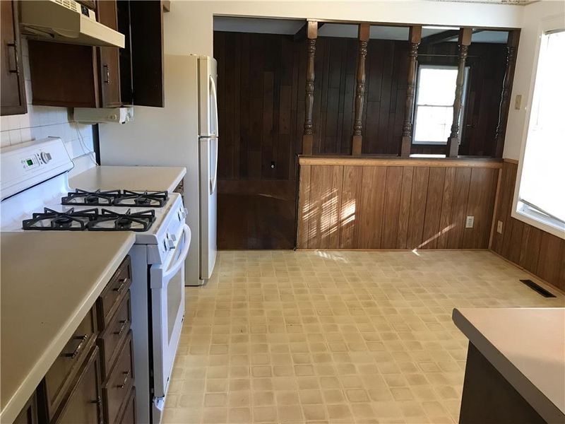 8105 E 96th St, Kansas City, MO 64134