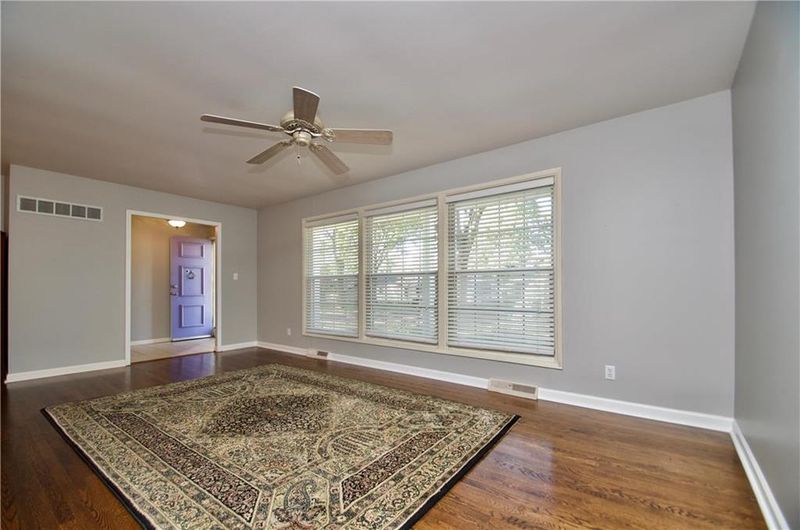 8751 Maple Dr, Overland Park, KS 66207