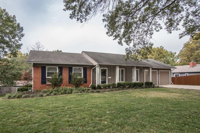 8734 Maple Dr, Overland Park, KS 66207