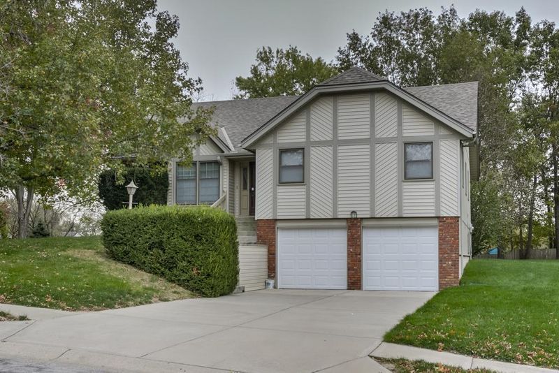 3917 NW 74th St, Kansas City, MO 64151