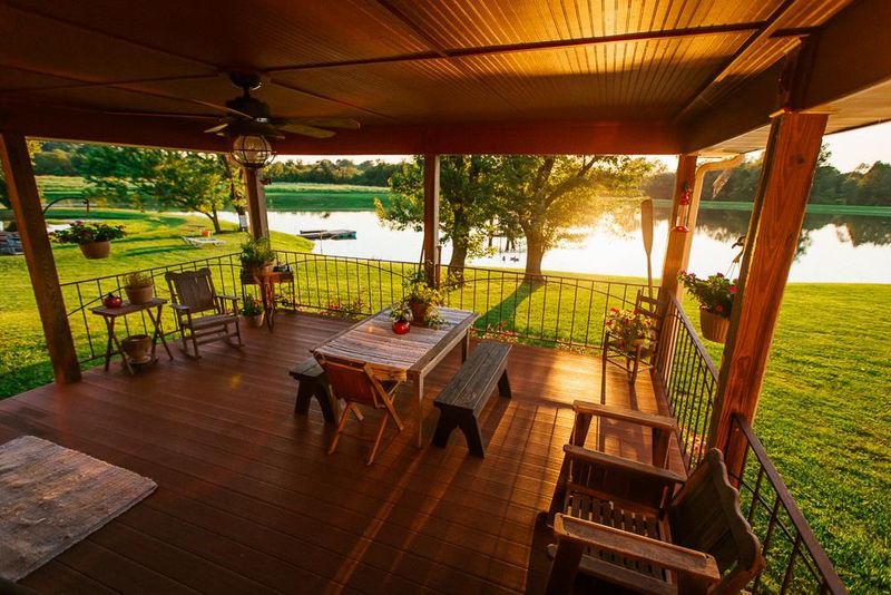 11508 S Hunt Rd, Lone Jack, MO 64070