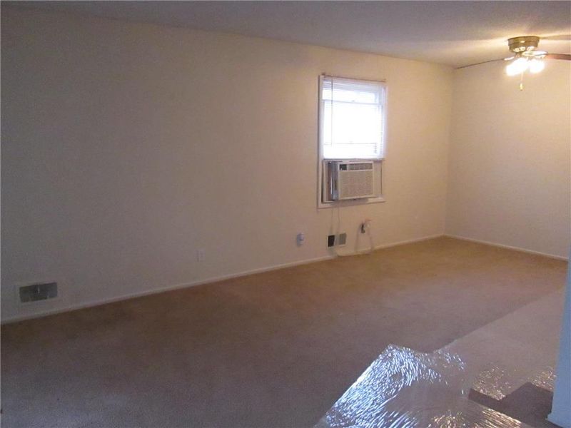 4701 E 40th Ter, Kansas City, MO 64130
