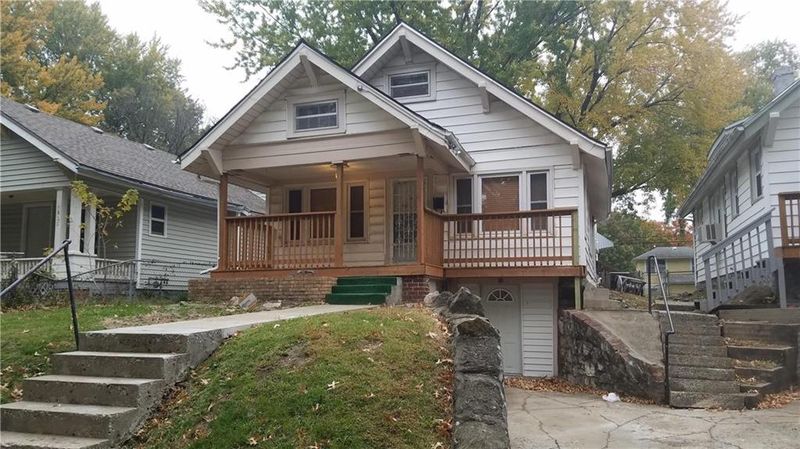 5327 Brooklyn Ave, Kansas City, MO 64130