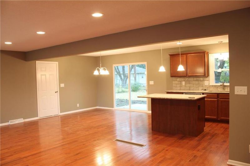 7710 Everett Ave, Kansas City, KS 66112