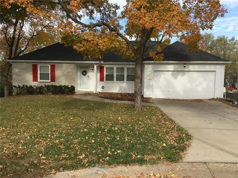 1310 E 99th Ter, Kansas City, MO 64131