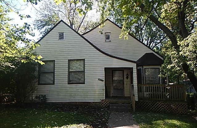 211 Spruce St, Leavenworth, KS 66048