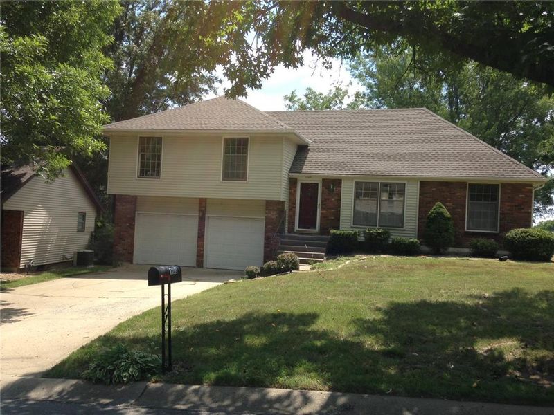 1109 NE 96th Ter, Kansas City, MO 64155