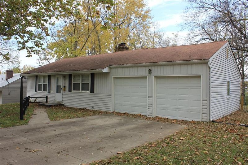 8704 E 77th St, Kansas City, MO 64136