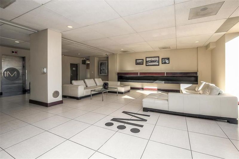 700 E 8th St #16S, Kansas City, MO 64106