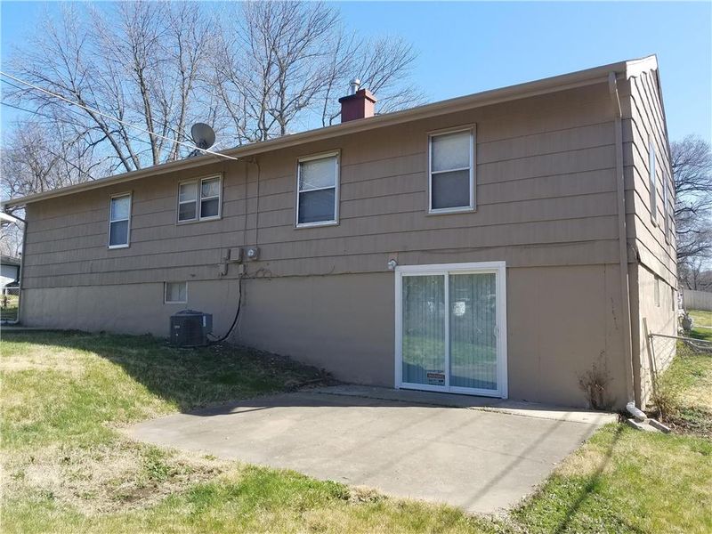6204 E 96 St, Kansas City, MO 64134