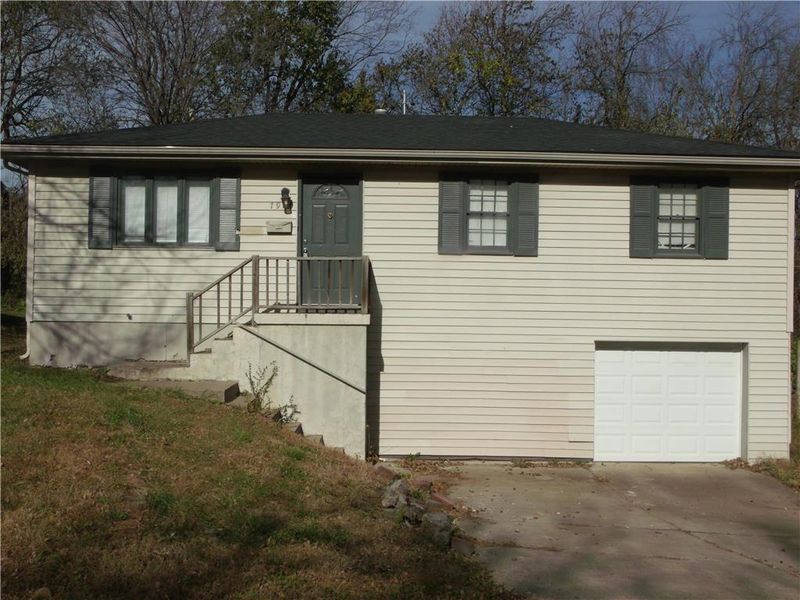 7900 E 103rd Ter, Kansas City, MO 64134