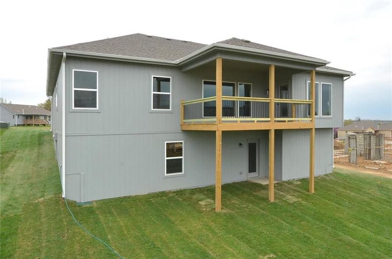 305 Fairview Cir, Platte City, MO 64079