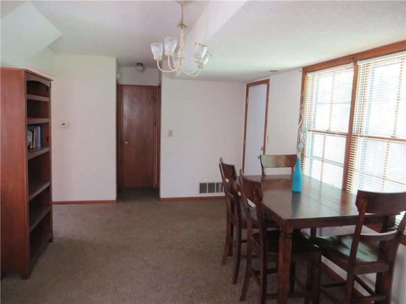 1924 W 3rd St, Lawrence, KS 66044