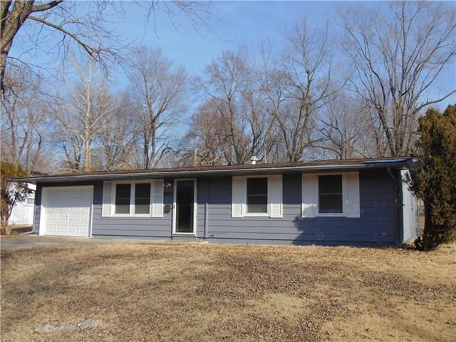 9215 Wallace Ave, Kansas City, MO 64138