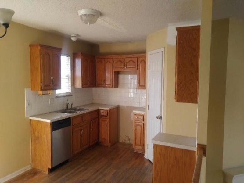 731 N Poplar St, Gardner, KS 66030