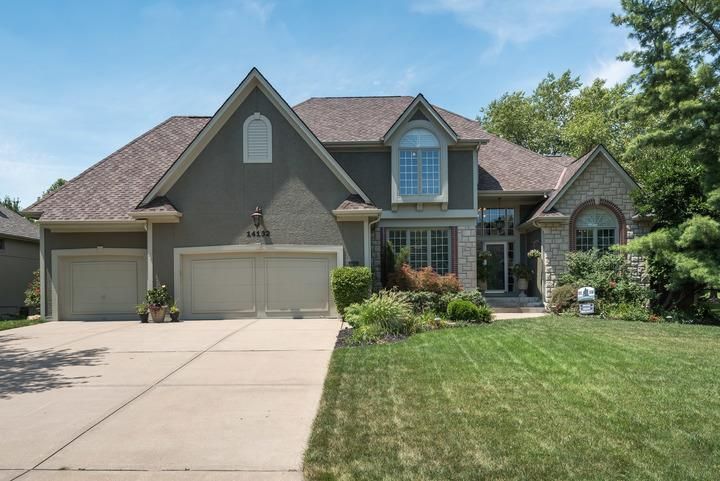14132 Eby St, Overland Park, KS 66221