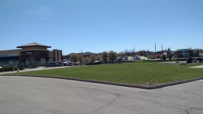 11875 S Ridgeview Rd, Olathe, KS 66061