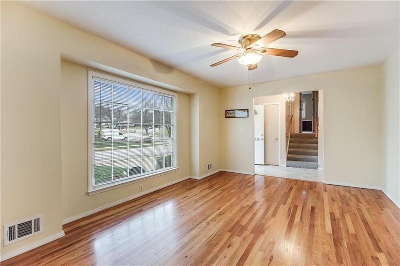 3337 E 105th Ter, Kansas City, MO 64137
