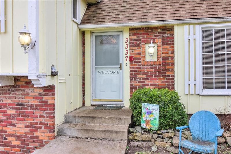 3337 E 105th Ter, Kansas City, MO 64137