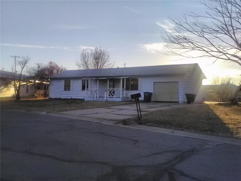 713 S 12th Ave, Other, KS 67801