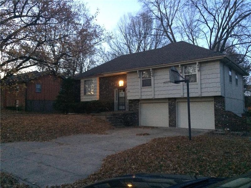 12010 E 61st Ter, Kansas City, MO 64133