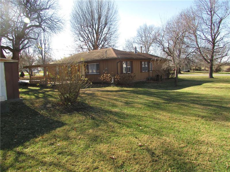 1107 S Lexington St, Holden, MO 64040