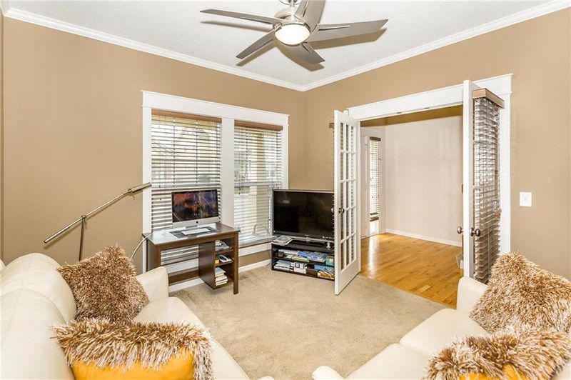 406 E 30th Ave, Kansas City, MO 64116