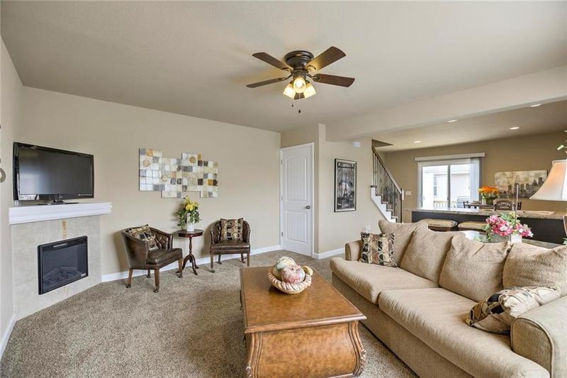 227 Pointe Ln, Raymore, MO 64083