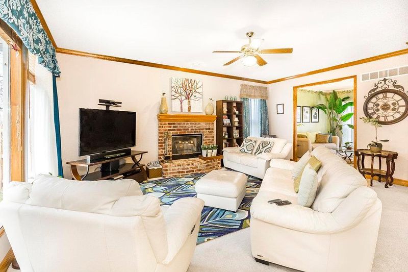 12214 Beverly St, Overland Park, KS 66209