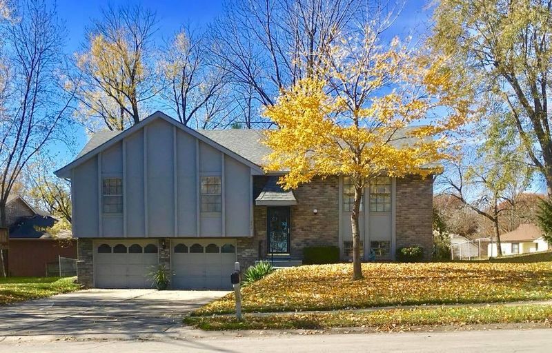 7212 N Park Ave, Gladstone, MO 64118