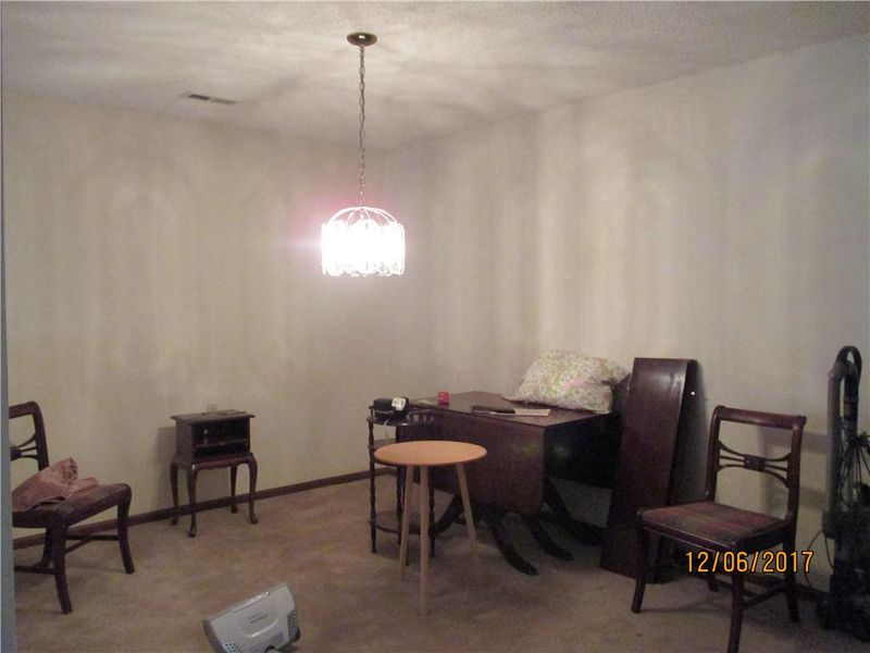 6232 Ash Ct, Raytown, MO 64133