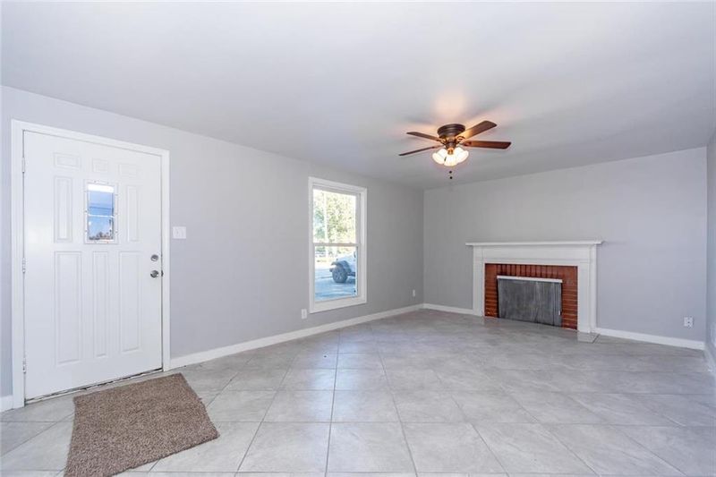 145 W 85th St, Kansas City, MO 64114