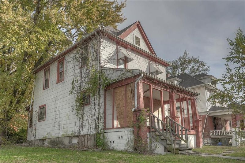 3005 Olive St, Kansas City, MO 64109
