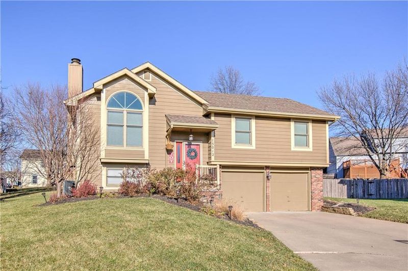 15012 W 124th St, Olathe, KS 66062