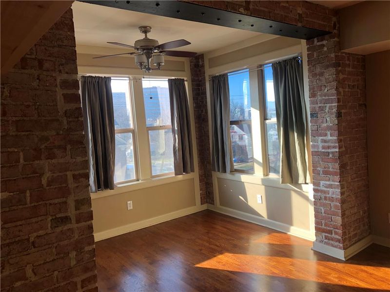 200 E 43rd St #304, Kansas City, MO 64111
