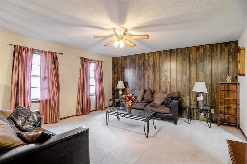 11411 E 58th Ter, Raytown, MO 64133