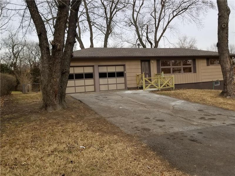 200 E 127th St, Kansas City, MO 64145