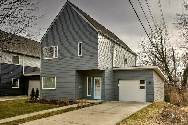 1217 E 45th St, Kansas City, MO 64110