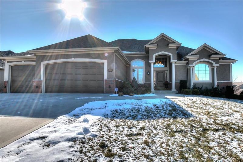 9544 N Hunter Ave, Kansas City, MO 64157