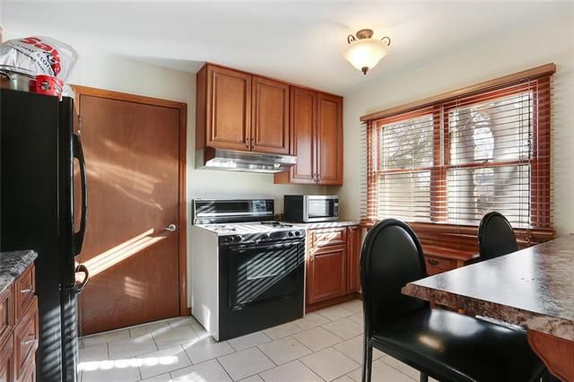 4307 E 113th St, Kansas City, MO 64137