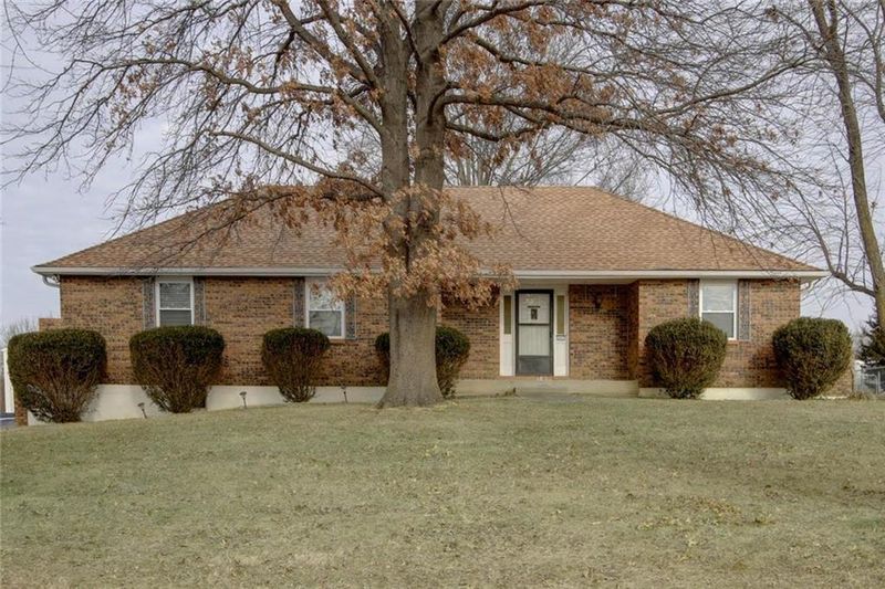 6202 Trott Rd, Belton, MO 64012