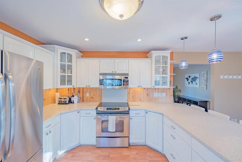 8812 Lamar Ave, Overland Park, KS 66207