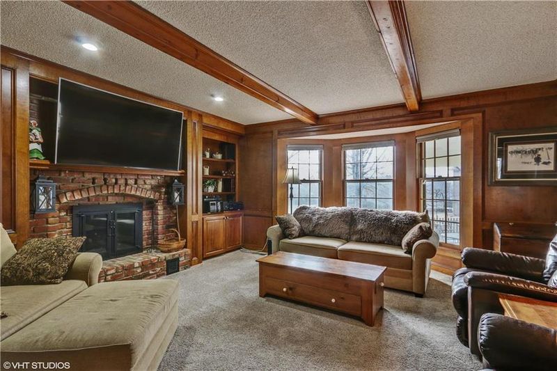 10432 Flint St, Overland Park, KS 66214