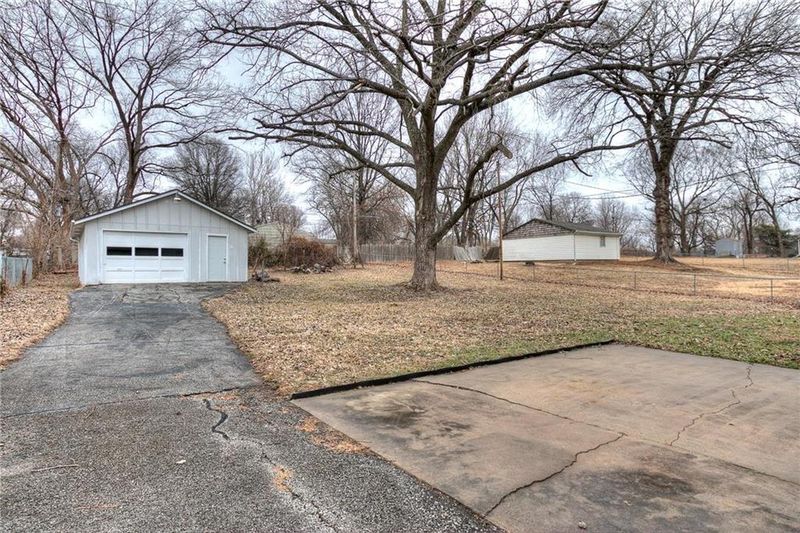 11710 E 59th St, Kansas City, MO 64133