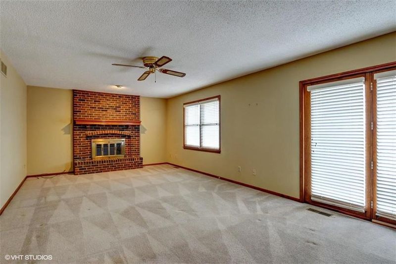 615 E 107th Ter, Kansas City, MO 64131