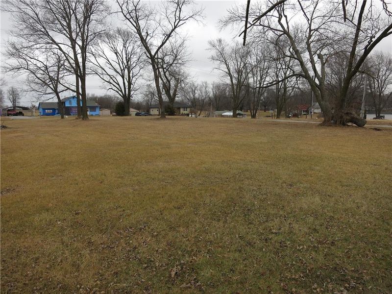 Mcgaughy St, Hamilton, MO 64644