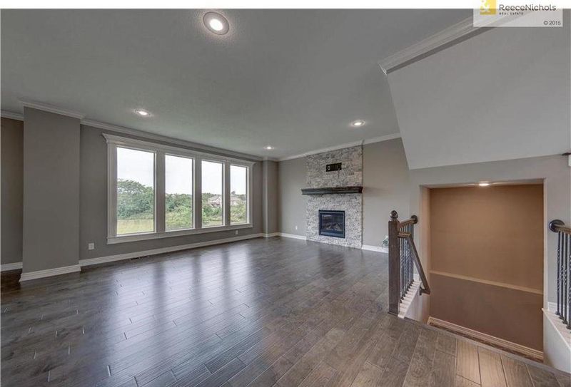 316 SE Mill Creek Dr, Lee's Summit, MO 64063