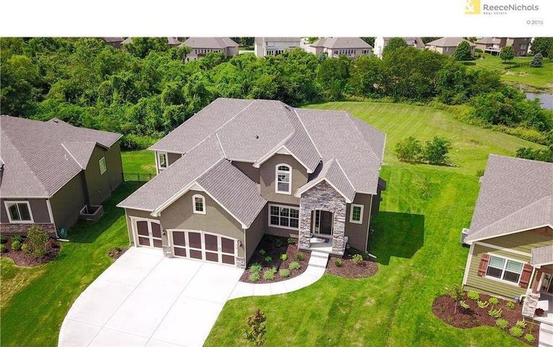 316 SE Mill Creek Dr, Lee's Summit, MO 64063