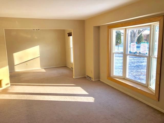 9801 Harrison Cir, Kansas City, MO 64131